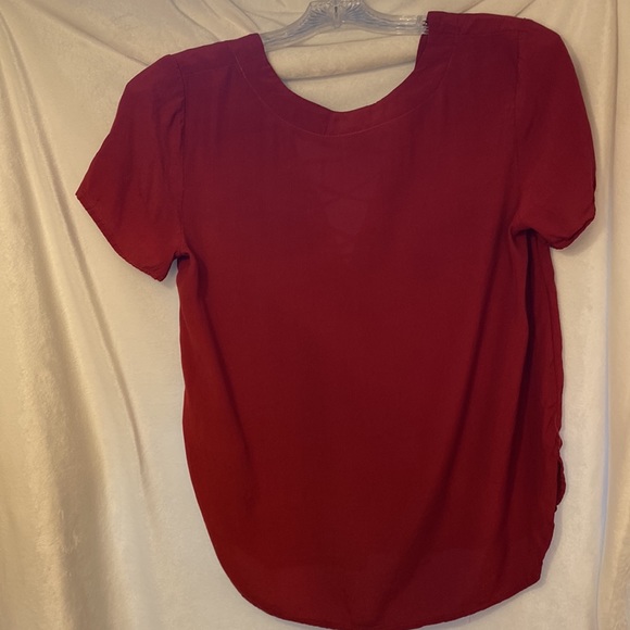 Women's Forecer 21 Short Sleeve Blouse - Picture 2 of 3
